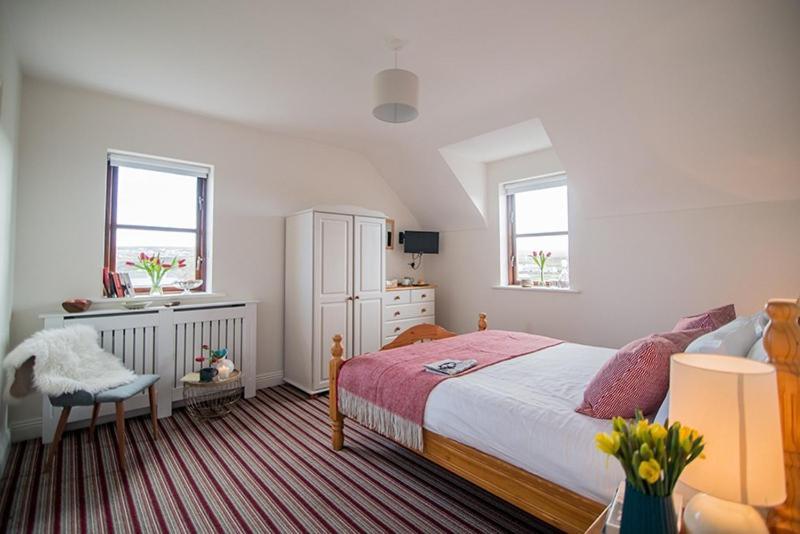 Oar restaurant&Rooms Doolin Extérieur photo